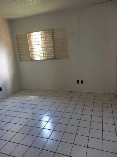 Vende-se apartamento no Brasília I