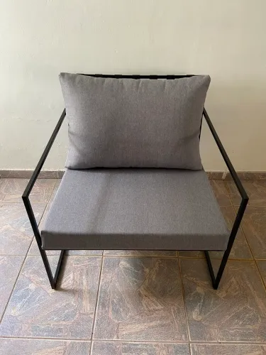 Poltrona moderna estilo industrial