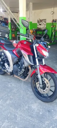 Fz25 2021 - Fazer vermelha 