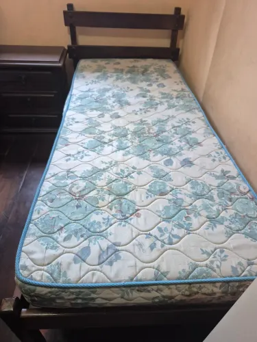 Cama solteiro madeira maciça