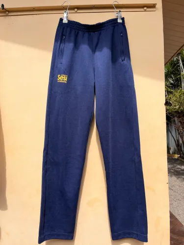 Calço do uniforme Sesi,tamanho M, bom estado 