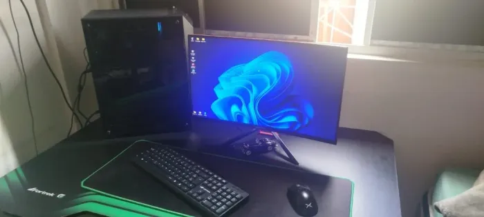 Kit PC Gamer + Monitor 165Hz Full HD | i5 10ª + RTX 3050 + 16GB RAM + SSD