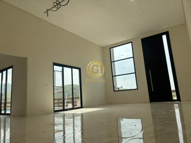 Casa à Venda Condomínio Vale dos Lagos | Jacareí/SP ,4 Dormitórios: - 2 Suítes - 1 Suíte M
