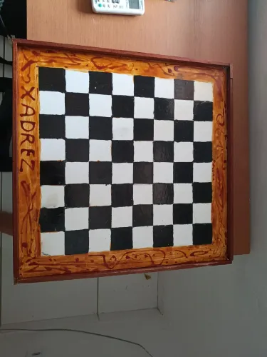 Tabuleiro de xadrez FEITO A MAO |PREÇO BAIXO PARA SAIR LOGO|