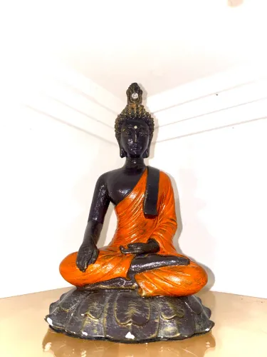 Estátua de gesso de Buda