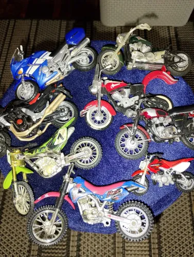 8 mini motos para coleçionador