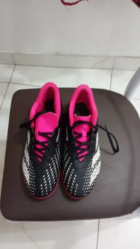 Chuteira Preta com Rosa