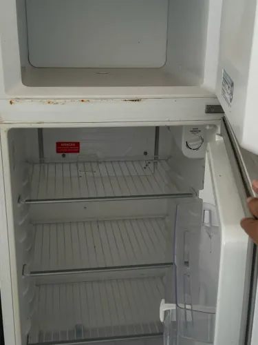 Vendo geladeira queimada