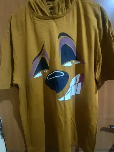 Camiseta com Capuz