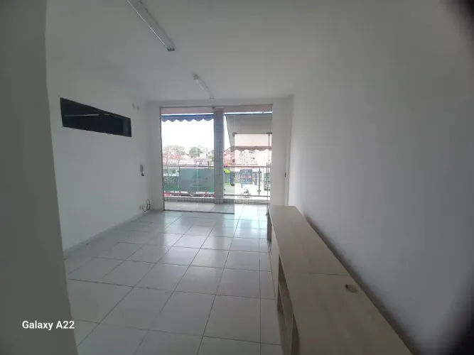 Sala Comercial para Locação na Principal dos Bancários (em cima do Cachorro-quente do Zé)