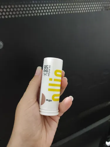 Ollie protetor solar com cor, ORIGINAL, usado apenas uma vez para testar. Cor #50