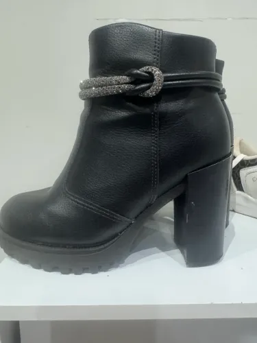 Bota 36