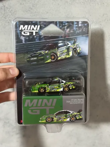 Nissan Silvia S15 - Mini GT (BlockChain)