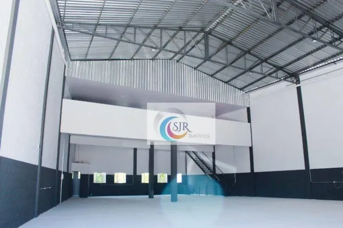 Galpão para alugar, 824 m² - Presidente Dutra - Guarulhos/SP