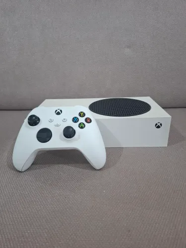 XBOX SERIES S + CONTROLE. 512GB SSD