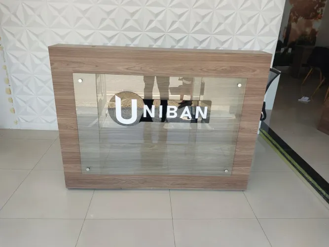 Balcão de Atendimento em MDF - Excelente Estado