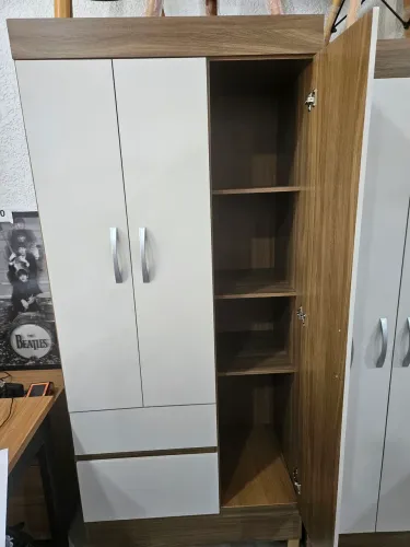Guarda-roupa solteiro