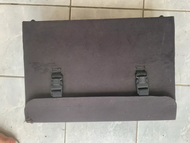 mala de oculos 80 lugar