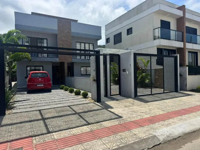 Casa em Governador Celso Ramos 