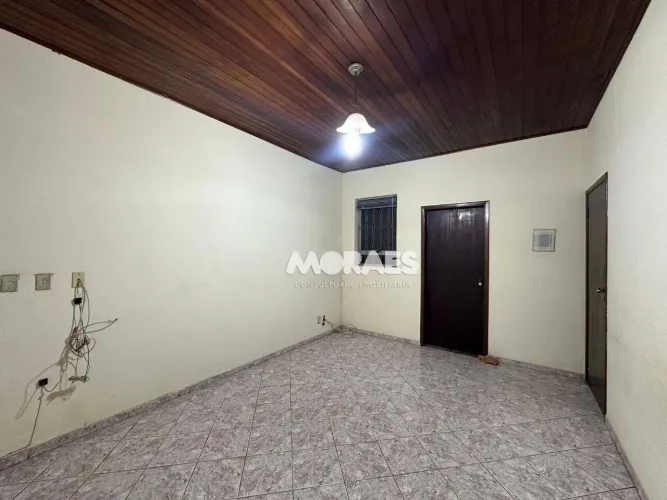 Casa com 2 quartos para alugar, 150 m² por R$ 2.200/mês - Vila Cardia - Bauru/SP