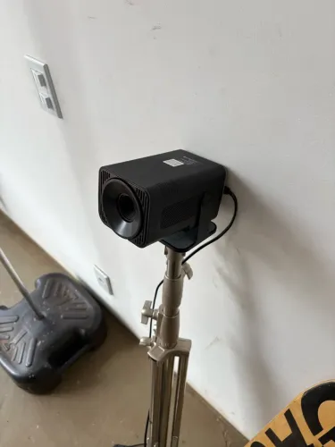 Mini Projetor HY320 Mini LED Bivolt - Usado Apenas 1 Vez