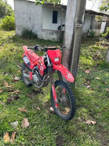 Moto boa é bem conservada.