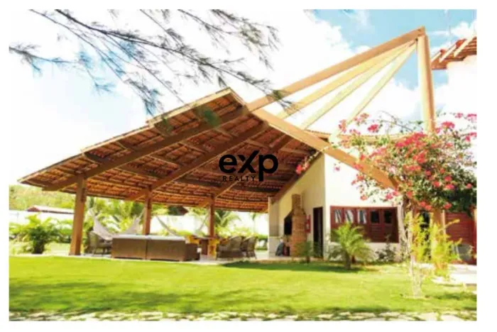 Casa de praia alto padrão com 4 suítes em Parajuru Beberibe