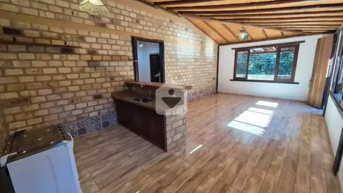 Casa para venda com 2 quartos, 339m² - Cuiabá - Petrópolis/RJ