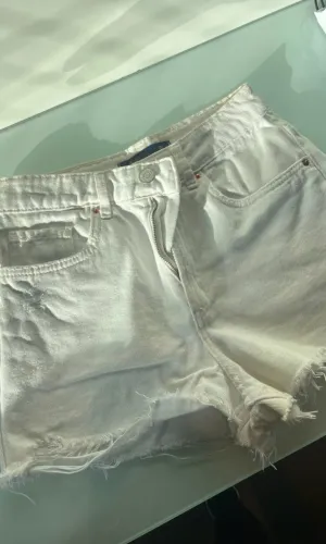 Short branco jeans