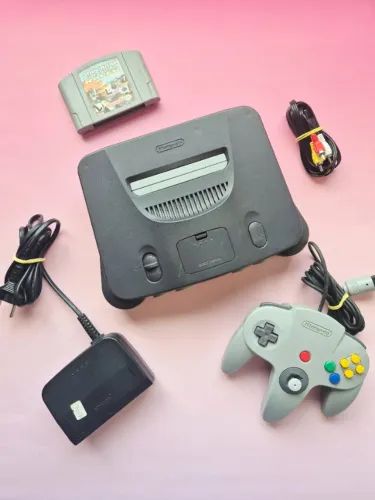 Nintendo 64 (N64) + Controle Original + Jogo Star Wars Episode I: Racer