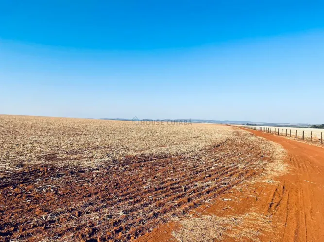 fazenda de 158 alqueres no Município de Parauna no estado do Goiás