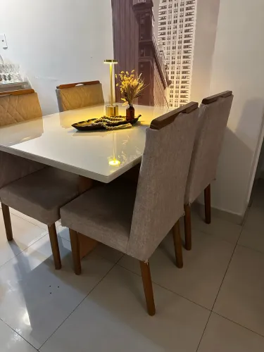 Mesa 4 lugares tampo de vidro