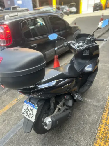 Vendo PCX, moto de menina 