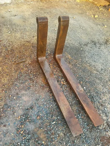 Vende-se garfos novos para carregadeira 