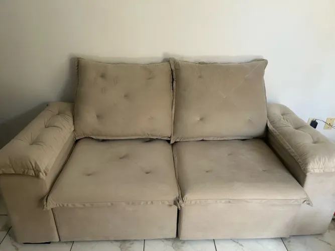Sofá retrátil novo bege