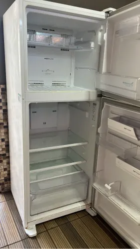 Vende se geladeira Eletrolux