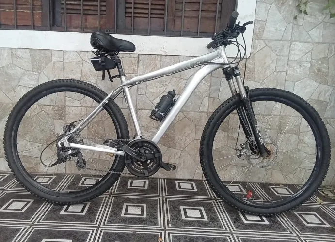 Bicicleta Caloi aro 29 (toda Shimano)