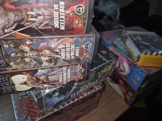 Caixas Massive Darkness 2 e Zombicide