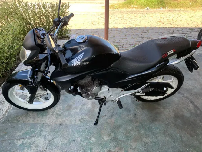 Cb300r valor 10.000