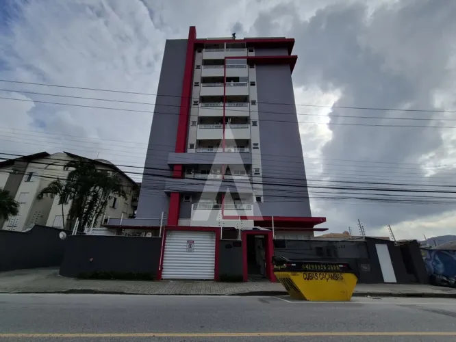 Apartamento com 3 quartos sendo 1 suíte, sacada com churrasqueira e 1 vaga de garagem