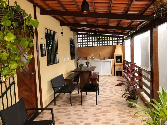 VENDE-SE CASA ACONCHEGANTE COM VARANDA GOURMET (Quitada e com escritura pública)