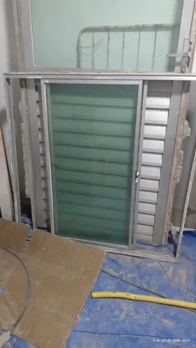 Janela de vidro com alumínio
