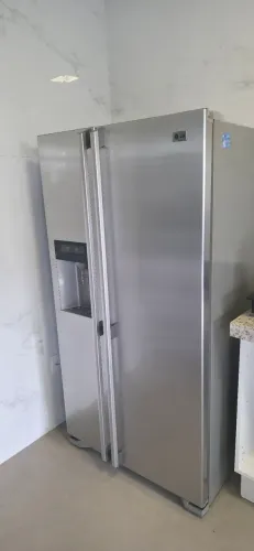 Geladeira LG Side by Side Inox com Dispenser de Água e Gelo - Excelente Estado
