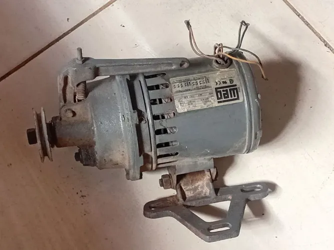 Motor monofásico 1/4  para máquina de costura 