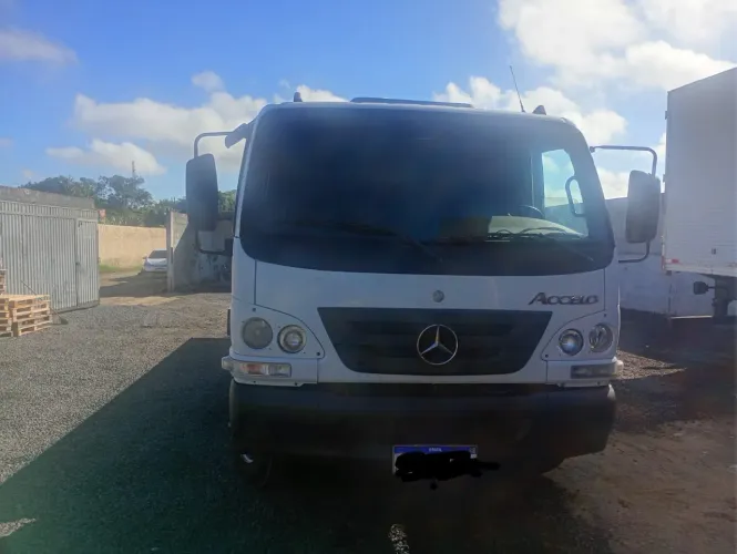Vendo Accelo 1016 na Plataforma