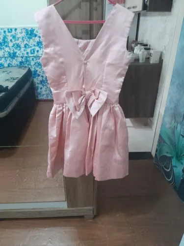 Vestidos longos em perfeito estado $25 reais cada ,saia $ 20 ,reais,blusa branca $ 10 reai