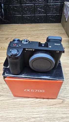Sony 6700