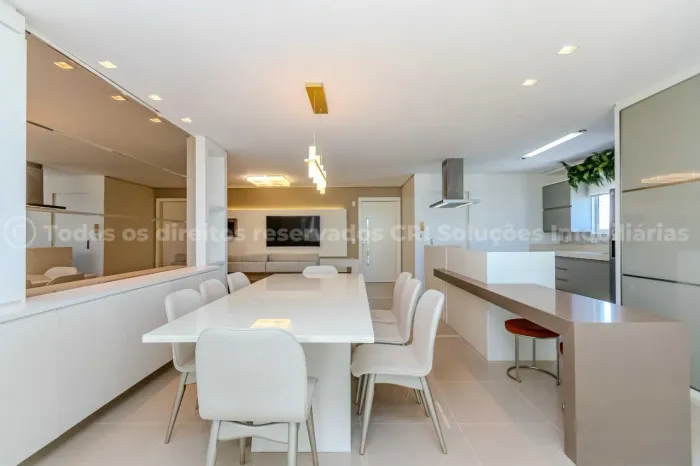 Apartamento Mobiliado com 3 Suítes no Edifício Villa Di Mare no Centro de Balneário Cambor