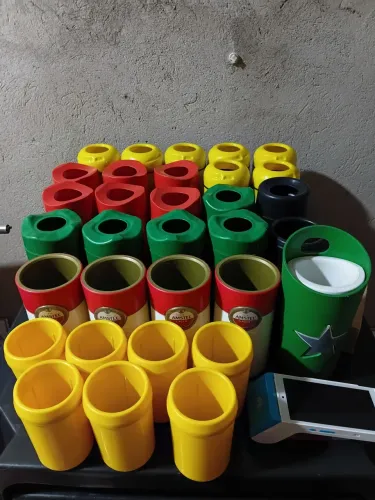 Vendo Porta-GARRAFAS 600ml e Porta-latas 473ML