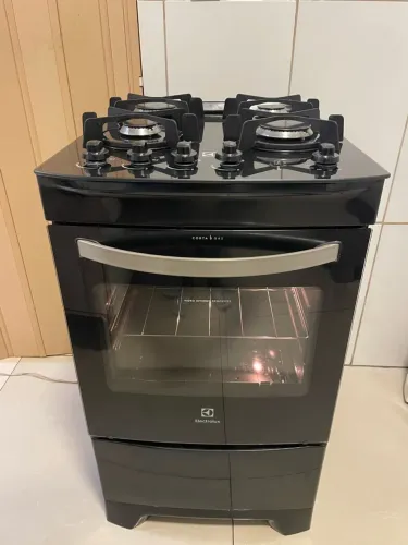 Fogão INOX ELECTROLUX MEDA DE VIDRO 4 BOCAS! AUTOMÁTICO E LUZ NO FORNO! Bem conservado